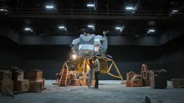 Backdrop to the movie "Fly Me to the Moon" #581079