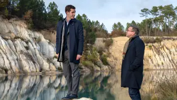 Backdrop to the movie "Lie with Me" #1563111