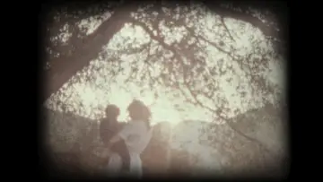 Backdrop to the movie "Girl in the Picture" #1046701