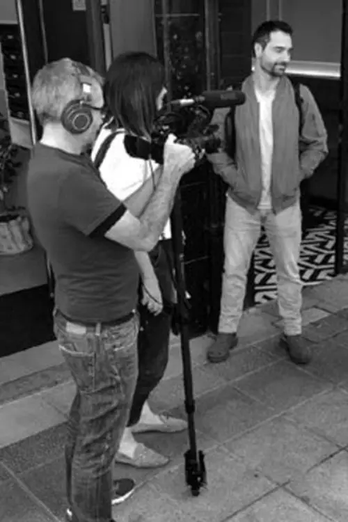 Movie poster "(In)adaptados"