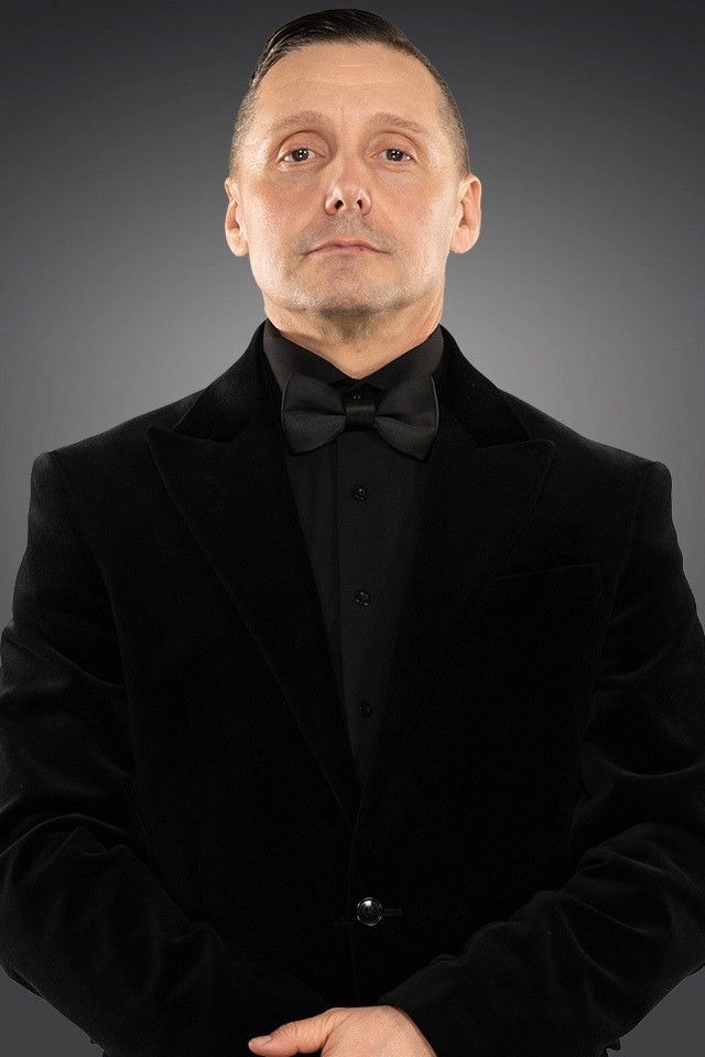 Photo George Menenzes