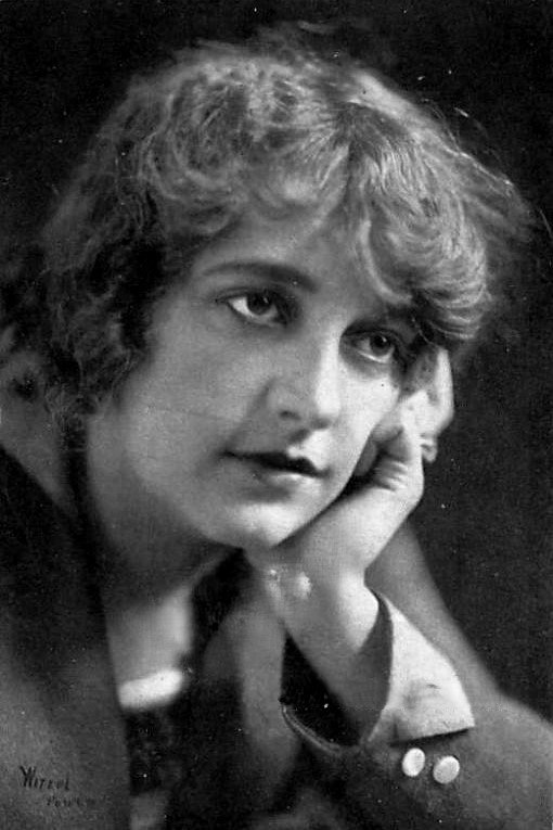 Photo Dolly Larkin