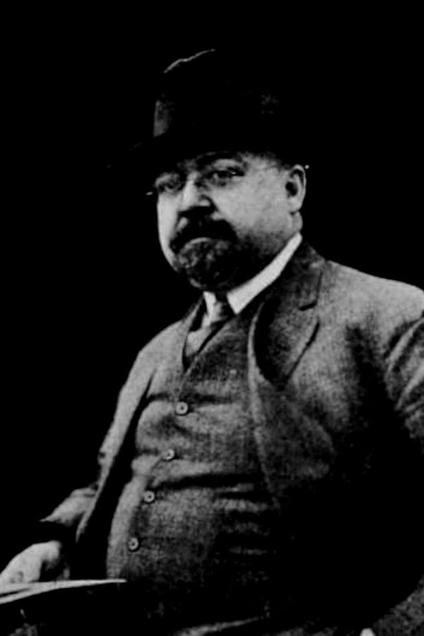 Photo Lloyd Lonergan