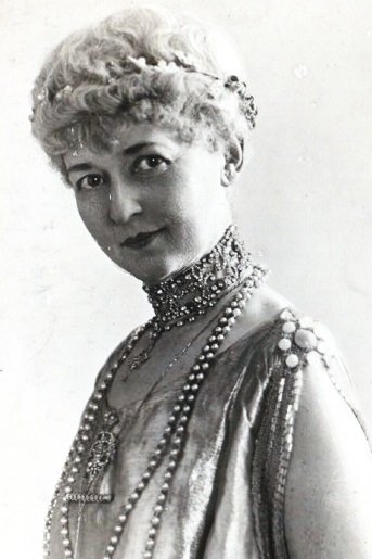 Photo Helen Lowell