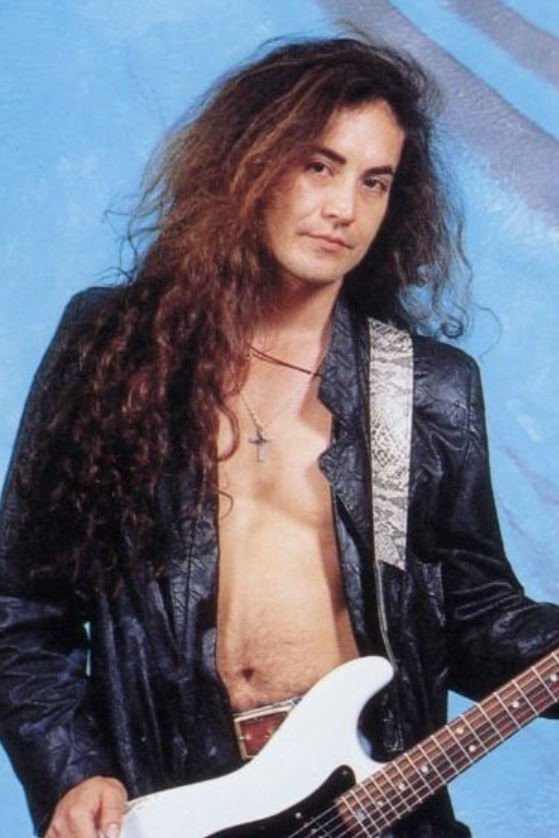Photo Jake E. Lee