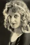 Photo Ella Hall #439704