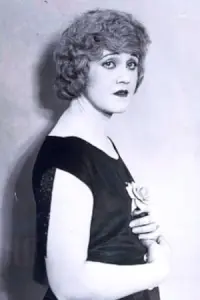 Photo Maude Wayne