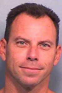 Photo Erik Menendez #388228