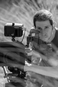 Photo Max Blustin
