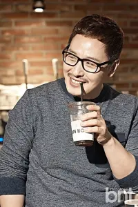 Photo Kim Poong