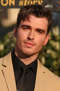 Photo Corey Mylchreest #372053