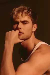 Photo Garrett Wareing #498208