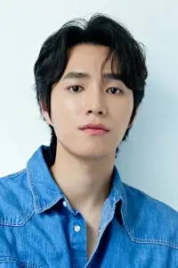 Photo Hwang Hwi