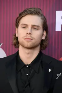Photo Luke Hemmings