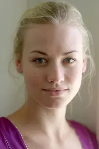 Photo Yvonne Strahovski