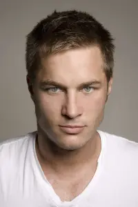 Photo Travis Fimmel