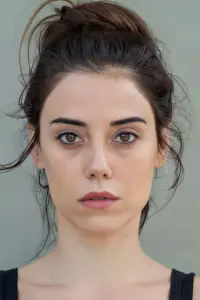 Photo Cansu Dere