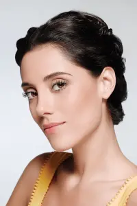 Photo Cansu Dere