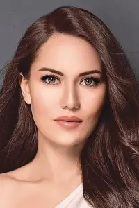 Photo Fahriye Evcen