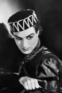 Photo Leslie Edwards