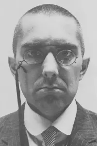 Photo George Maciunas
