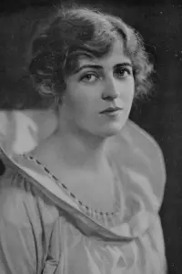 Photo Violet Heming