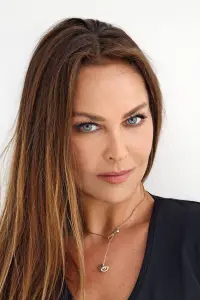 Photo Hülya Avşar