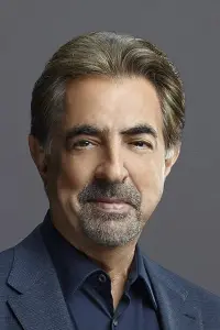 Photo Joe Mantegna