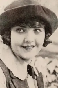 Photo Mildred June