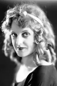 Photo Ella Hall