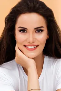 Photo Fahriye Evcen