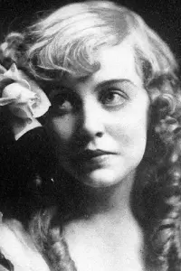 Photo Violet MacMillan