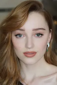 Photo Phoebe Dynevor