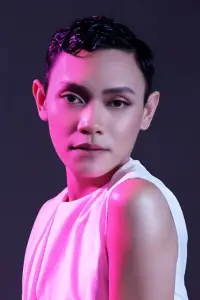 Photo Esnyr Ranollo #329486