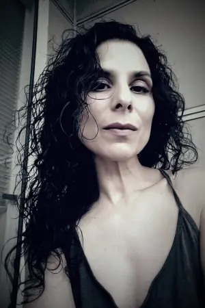 Photo Laara Sadiq #29015