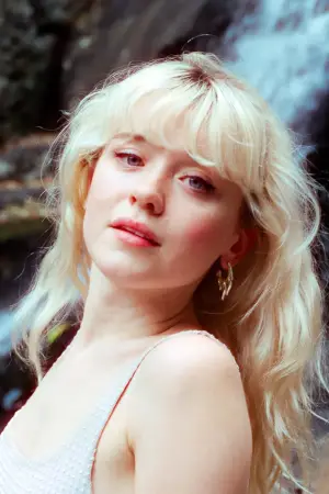 Photo Maisie Peters #348015