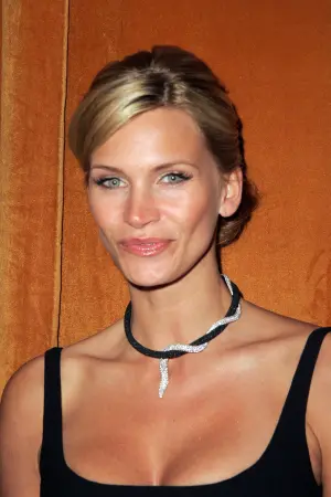Photo Natasha Henstridge #103545