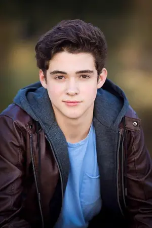 Photo Joshua Bassett #240018