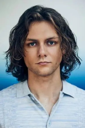 Photo Ty Simpkins #9541