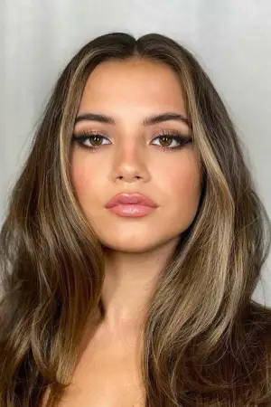 Photo Isabela Merced #328015