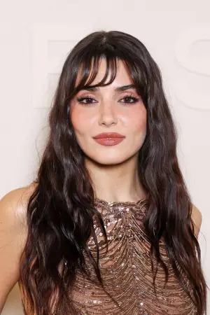 Photo Hande Erçel #349098