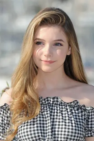 Photo Eleanor Worthington-Cox #207338