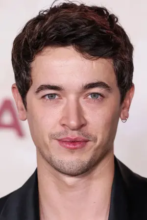 Photo Tom Blyth #69802