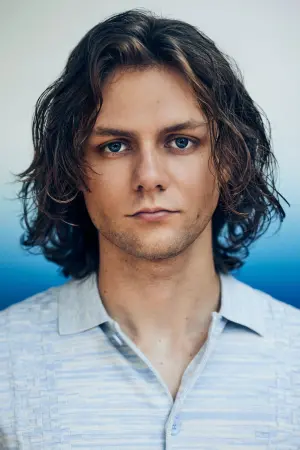 Photo Ty Simpkins #66880