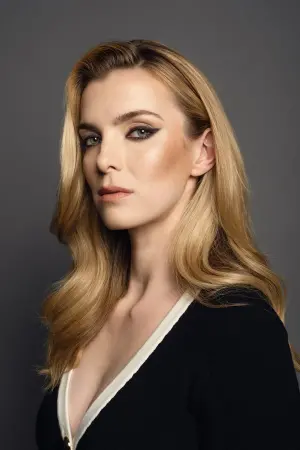 Photo Betty Gilpin #15087
