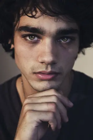 Photo Charlie Polinger #357565