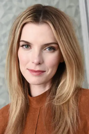 Photo Betty Gilpin #15076