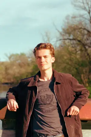 Photo Ethan Meuer #367277