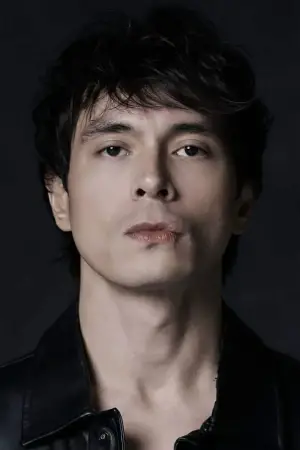 Photo Jake Cuenca #356847