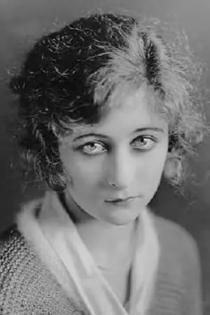 Photo Mildred Harris #206222